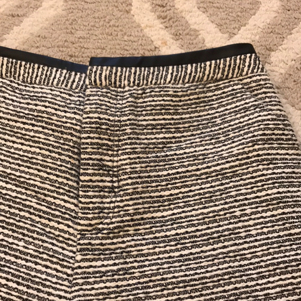 Shorts - Picture 2 of 3